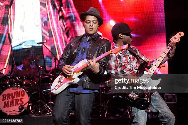 Bruno Mars performs during Wild 94.9's Wild Jam 2010 at HP Pavilion on December 16, 2010 in San Jose, California.