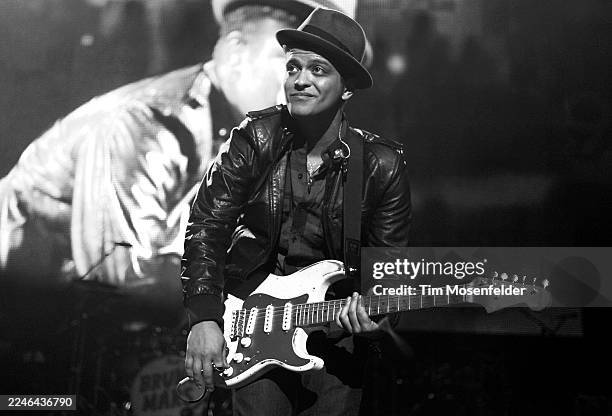 Bruno Mars performs during Wild 94.9's Wild Jam 2010 at HP Pavilion on December 16, 2010 in San Jose, California.