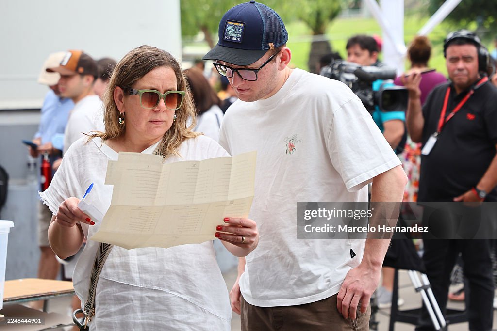 Chileans Vote For President In Tight Election