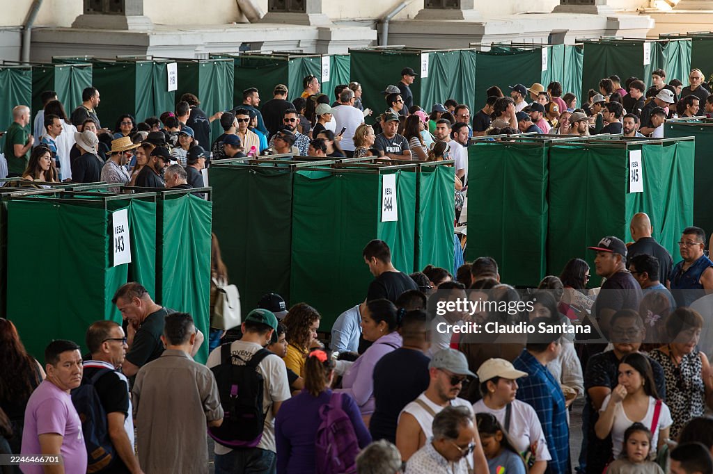Chileans Vote For President In Tight Election