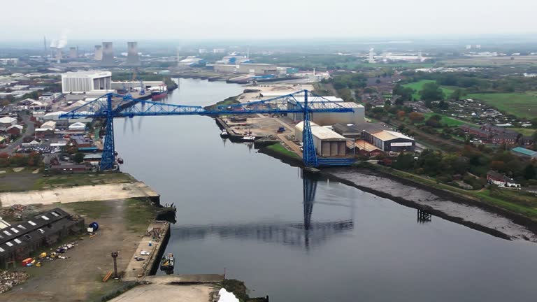 https://media.gettyimages.com/id/2246494839/video/4k-drone-footage-of-the-transporter-bridge-in-middlesbrough-uk.jpg?b=1&s=640x640&k=20&c=eppPJpBijXIGsS4wQIv1e1Wb3Bl0X_Mz3xNnJlrikV0=
