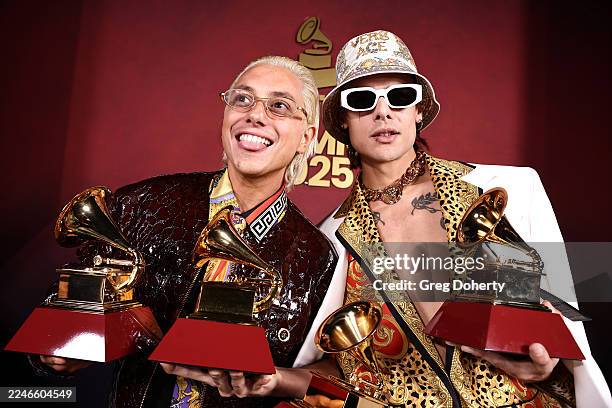Paco Amoroso and Ca7riel pose with the Best Pop Song award for "El Día del Amigo", the Best Alternative Music Album award for "Papota", the Best...