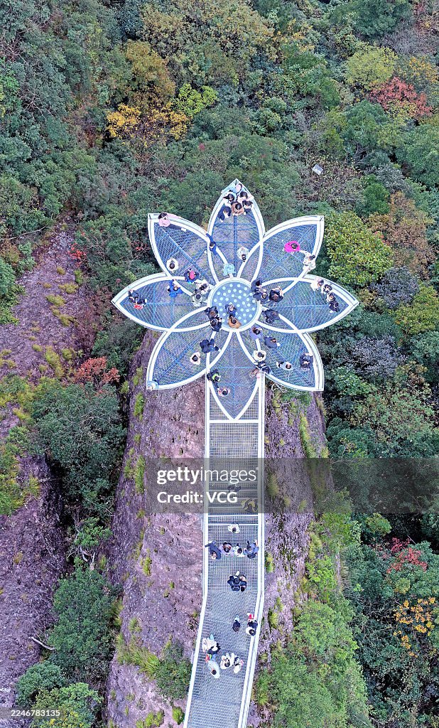 Shenxianju Scenic Area In Taizhou Draws Tourists