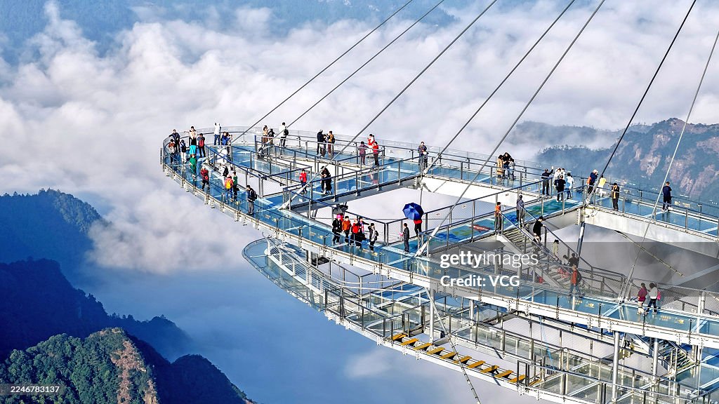 Shenxianju Scenic Area In Taizhou Draws Tourists