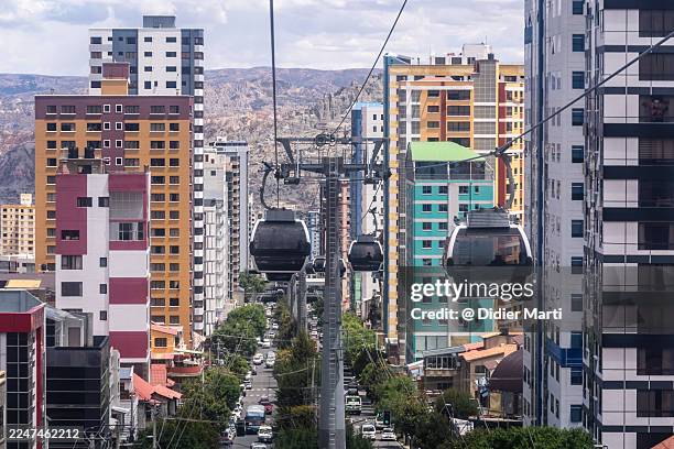 la paz teleferico in bolivia capital city - overhead cable car stock pictures, royalty-free photos & images