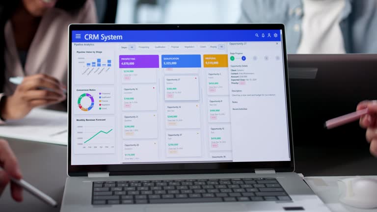 https://media.gettyimages.com/id/2247497301/video/dedicated-team-of-employees-working.jpg?b=1&s=640x640&k=20&c=IRnTW7KXXSNk3DgUt1xrWdMsGR4I8RSeRTCpO__8B6k=