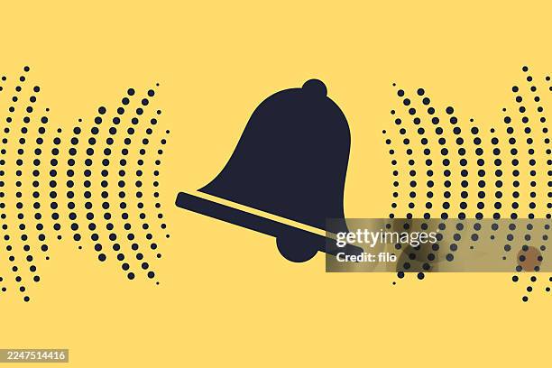 ilustraciones, imágenes clip art, dibujos animados e iconos de stock de alerta de horario de alarma de campana - campana