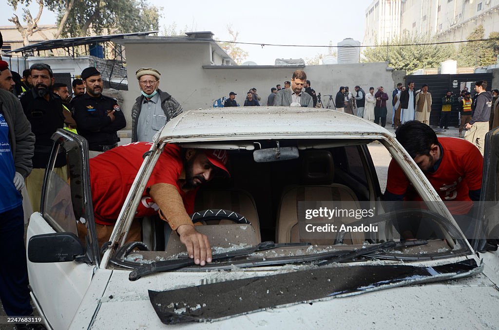 Suicide bombers attack paramilitary HQ in Pakistan's Peshawar
