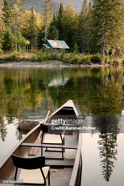 parc national de la gaspésie, la grande fosse, quebec landscape - parc national de la gaspésie stock pictures, royalty-free photos & images