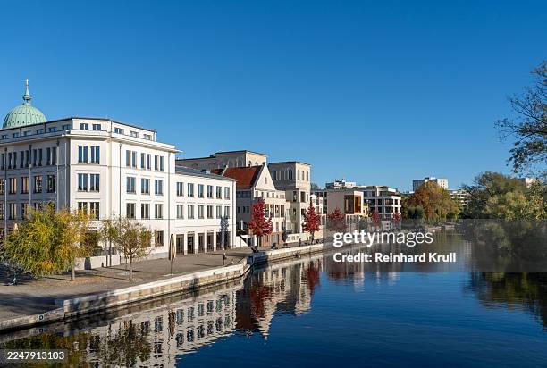 centro de la ciudad de potsdam, a orillas del havel - potsdam brandenburg fotografías e imágenes de stock