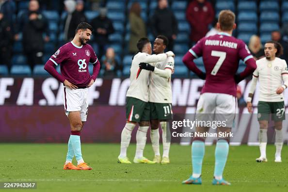Burnley v Chelsea - Premier League Burnley v Chelsea - Premier League