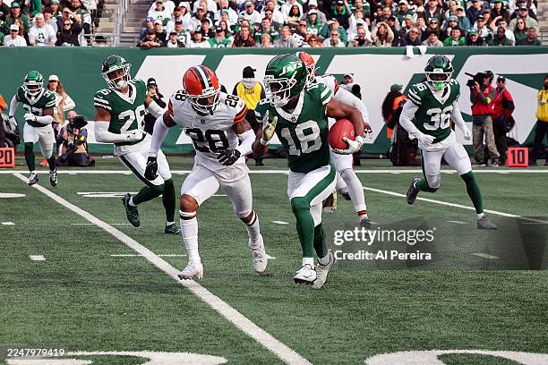 Wide Receiver Isaiah Williams of the New York Jets has a long return during the NFL 2025 game between Cleveland Browns and New York Jets at MetLife...