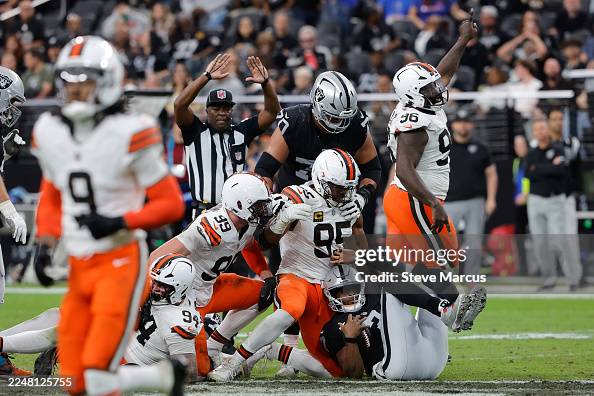 Cleveland Browns v Las Vegas Raiders Cleveland Browns v Las Vegas Raiders
