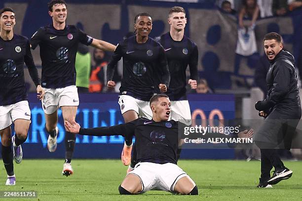 Toulouse's Argentine forward Santiago Hidalgo celebrates scoring his team's second goal during the French L1 football match between Olympique de...