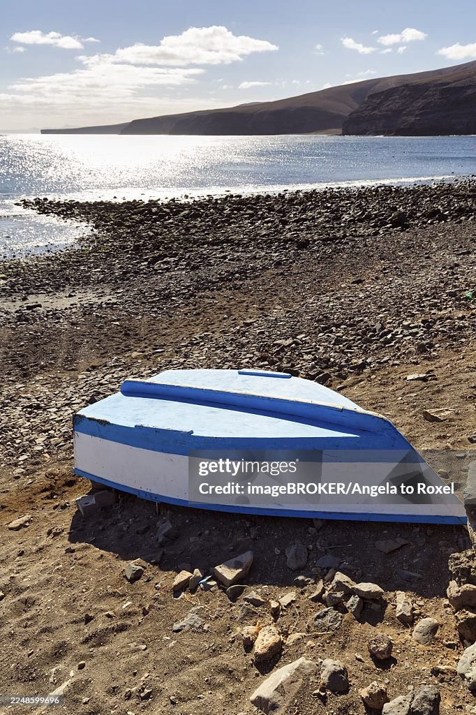 Boat on the beach, coastline, Playa Quemada, Yaiza, Lanzarote, Spain