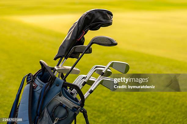 golf bag - golf bag stock pictures, royalty-free photos & images