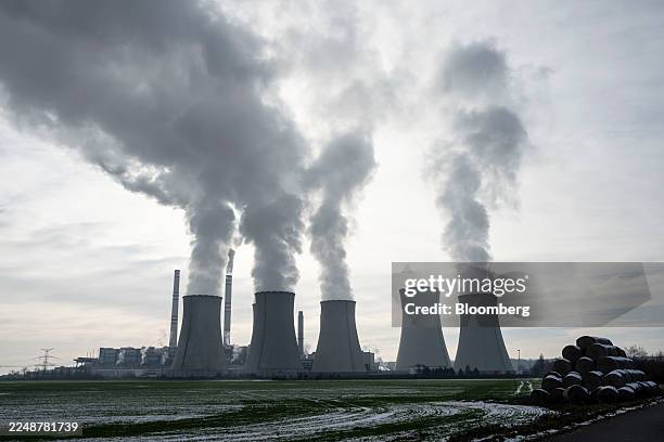 Plumes of water vapor and cooling towers at the Pocerady Power Plant in Pocerady, Czech Republic, on Friday, Nov. 28, 2025. Europe's heating season...