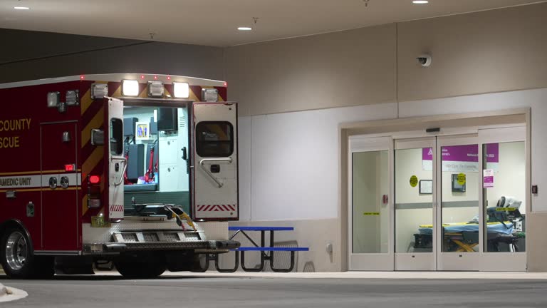 https://media.gettyimages.com/id/2248918285/video/ambulance-parked-outside-hospital-emergency-room-generic-hospital-exteriors.jpg?b=1&s=640x640&k=20&c=Jqth8AvBlcqsNArI0Y1RhUtO3I0yKa1xgm7zrqKZbxc=
