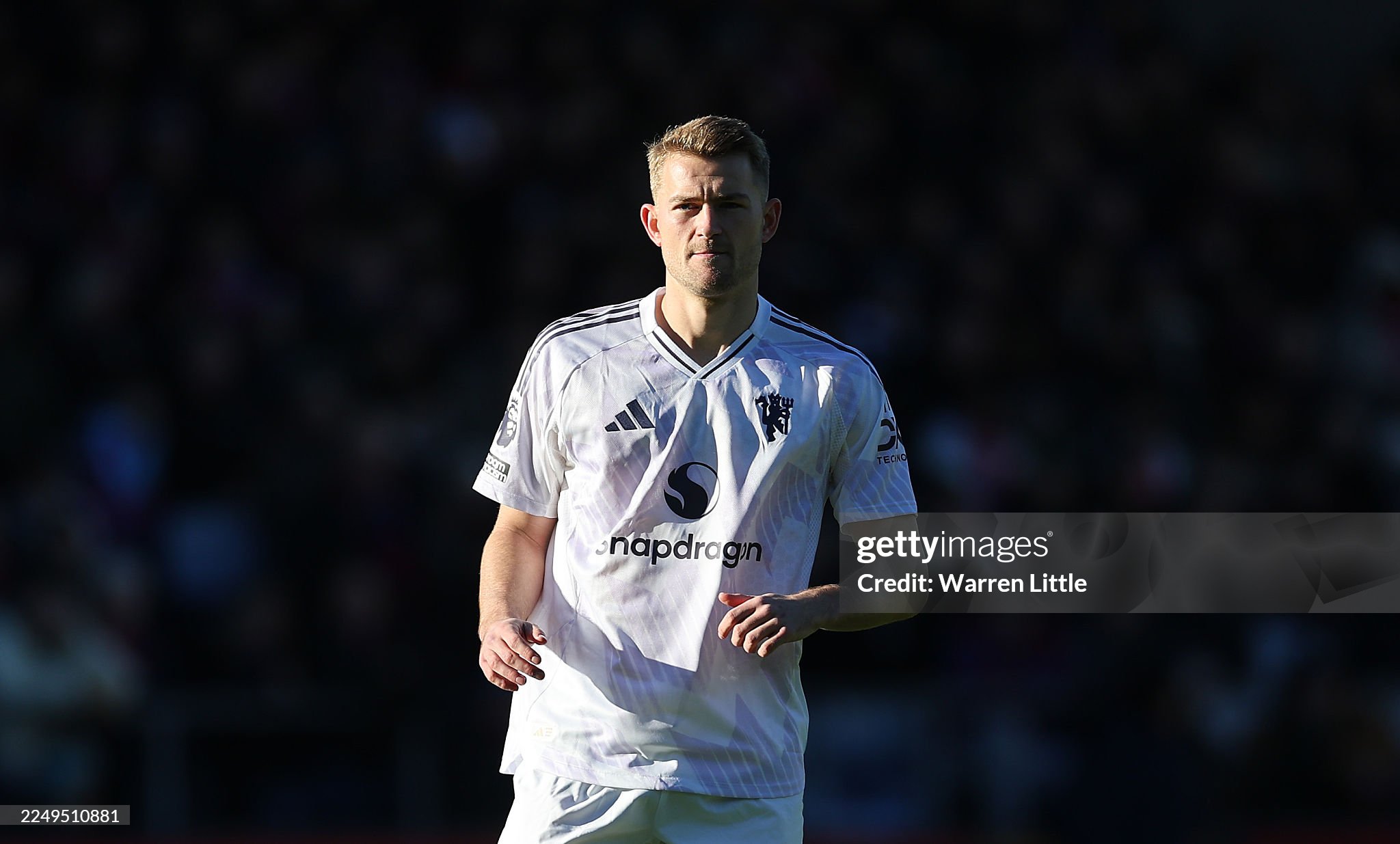 Reward at last after nominations: De Ligt receives prestigious award from Man Utd