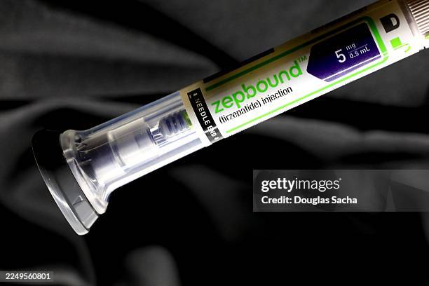 glucagon-like peptide-1 (glp-1) injection pen - glucagon like peptide 1 stock-fotos und bilder