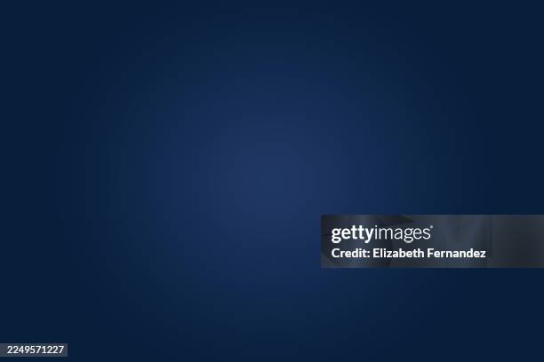 abstract dark blue gradient background texture for design and copy space. - azul marinho imagens e fotografias de stock