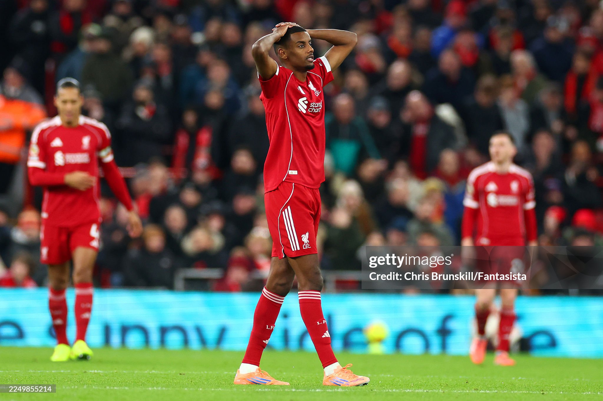 English media harsh on sleepwalking Liverpool