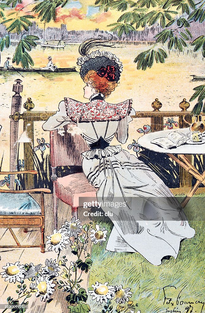 Elegante dama de la Belle Époque junto al río — sentada en una silla de jardín en una cafetería, vista trasera, observando a los remeros en una tarde dorada, siglo XIX