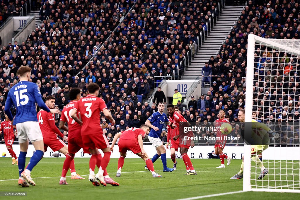 Everton v Nottingham Forest - Premier League