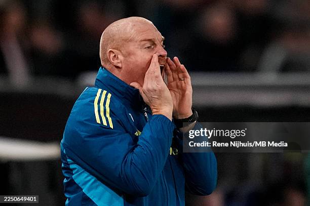 Nottingham Forest head coach Sean Dyche shouts during the UEFA Europa League 2025/26 League Phase MD6 match between FC Utrecht and Nottingham Forest...