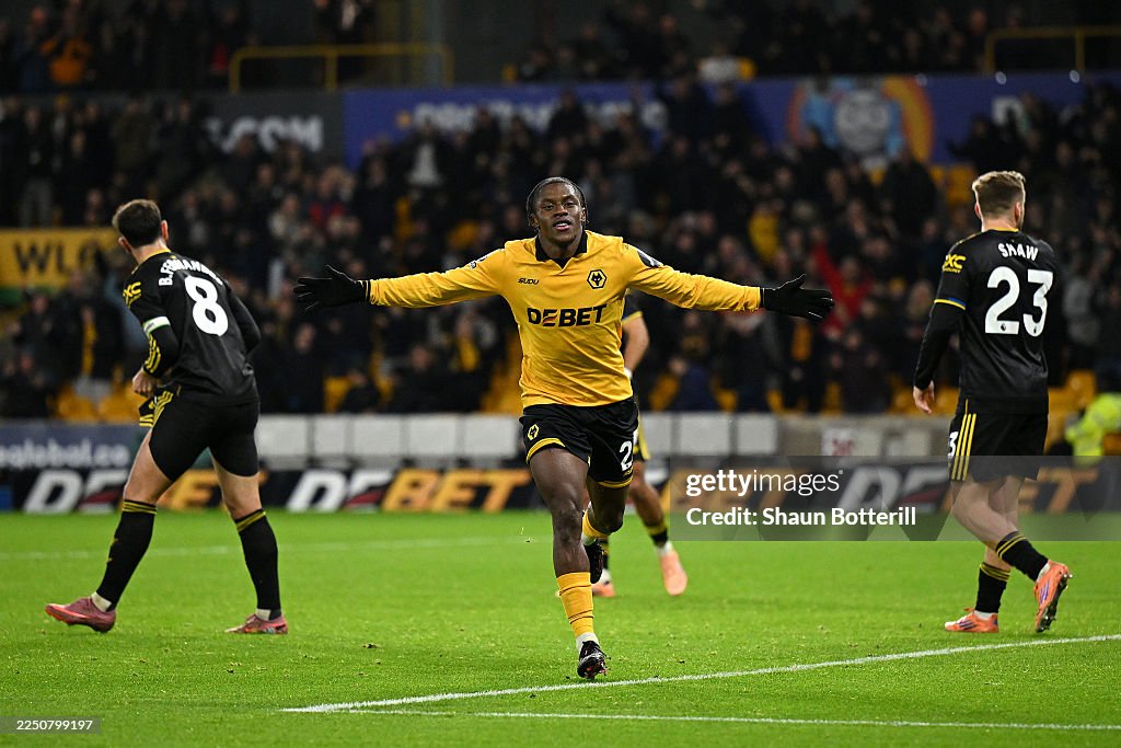 Wolverhampton Wanderers v Manchester United - Premier League