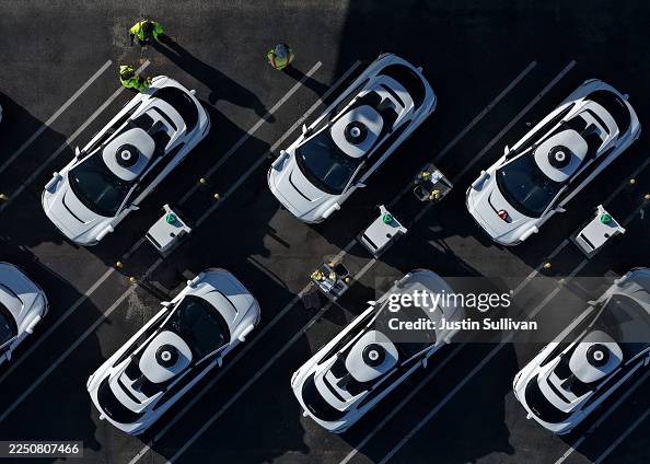 Self Driving Taxi Company Waymo Voluntarily Issues Software Recall Over Cars Not Stopping For School Buses Self Driving Taxi Company Waymo Voluntarily Issues Software Recall Over Cars Not Stopping For School Buses