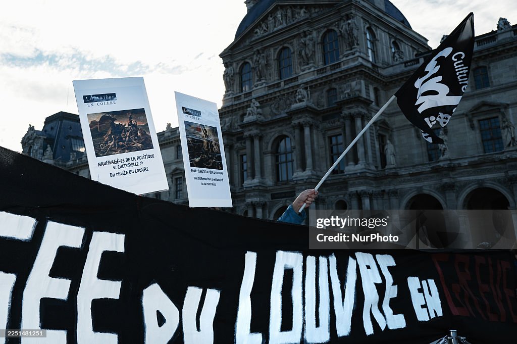 The Louvre Museum Closed On Monday Due To A Strike
