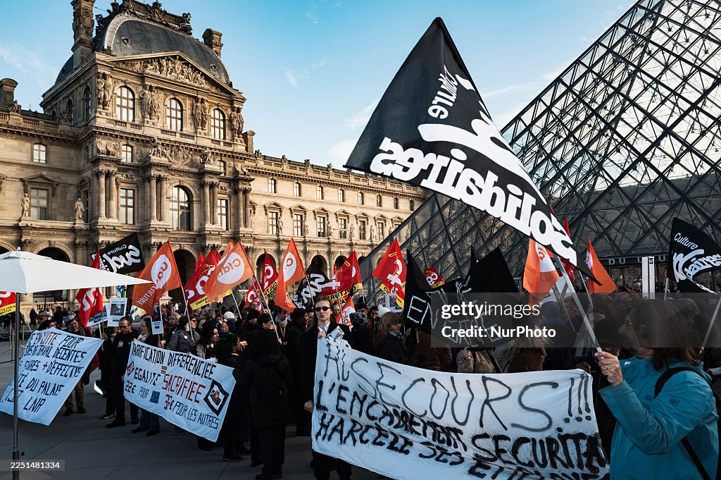 The Louvre Museum Closed On Monday Due To A Strike