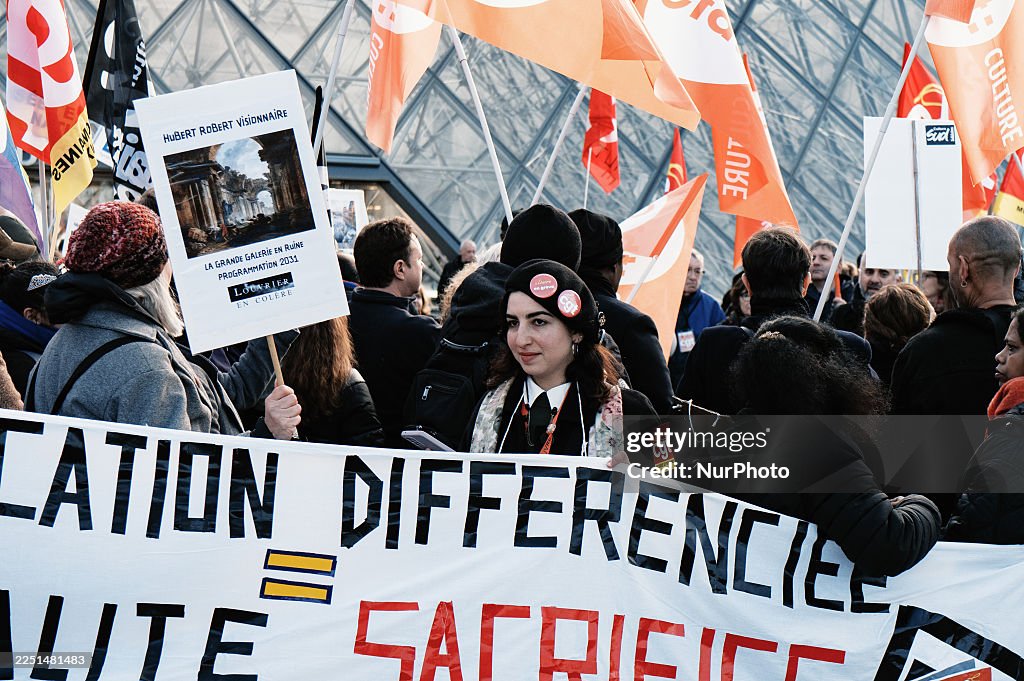 The Louvre Museum Closed On Monday Due To A Strike