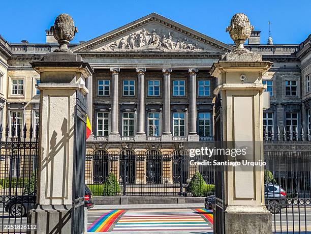 belgian federal parliament - belgische cultuur stockfoto's en -beelden
