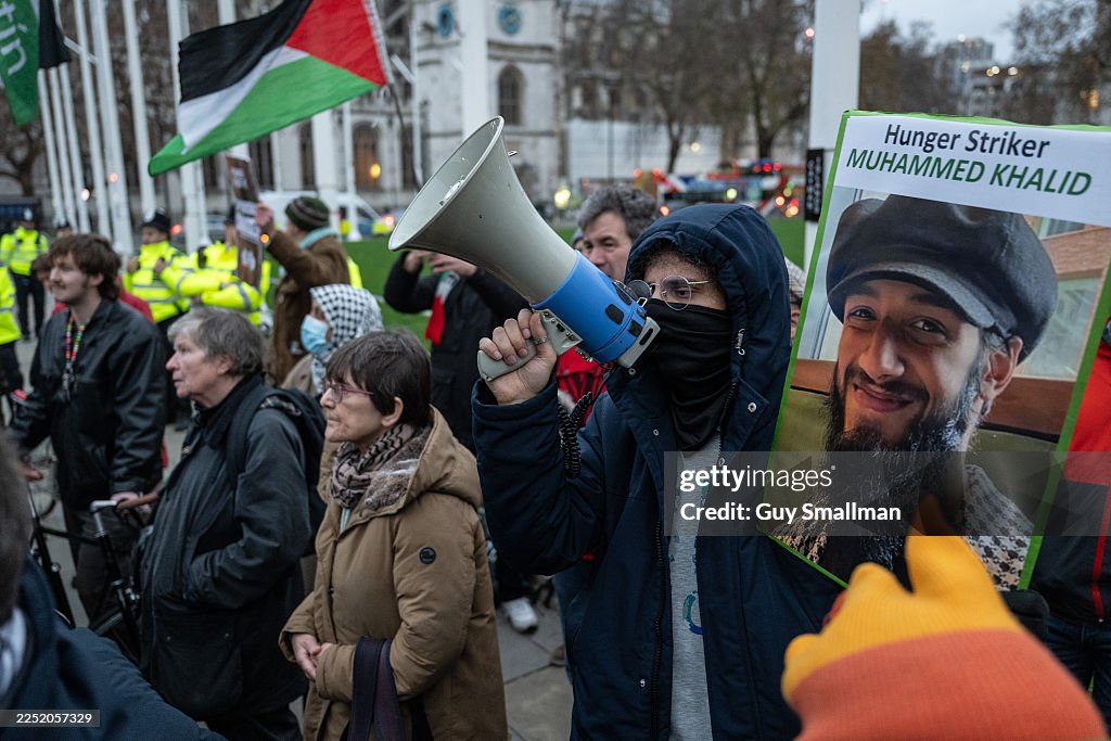 Demonstrators Greet Derry Delegation Arriving To Meet With Families Of Palestine Action Hunger Strikers