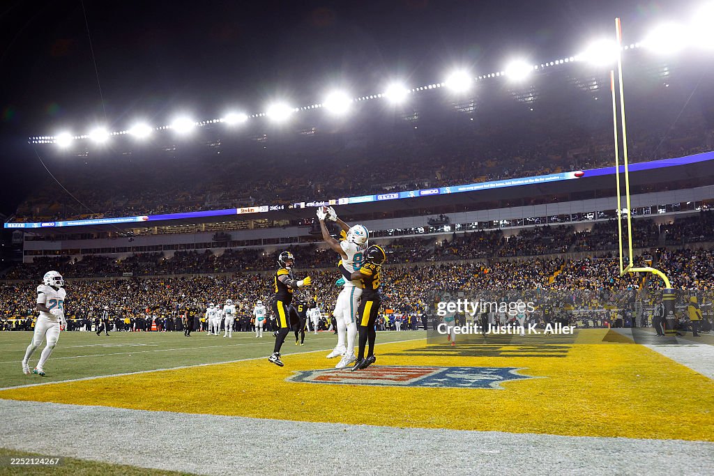 Miami Dolphins v Pittsburgh Steelers - NFL 2025