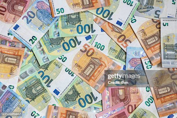 euro currency notes full frame background - euro stockfoto's en -beelden