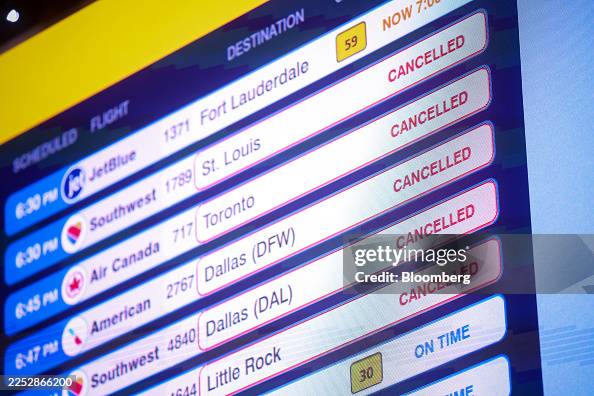 Snow Storm Disrupts Holiday Travel At New York City Airports Snow Storm Disrupts Holiday Travel At New York City Airports