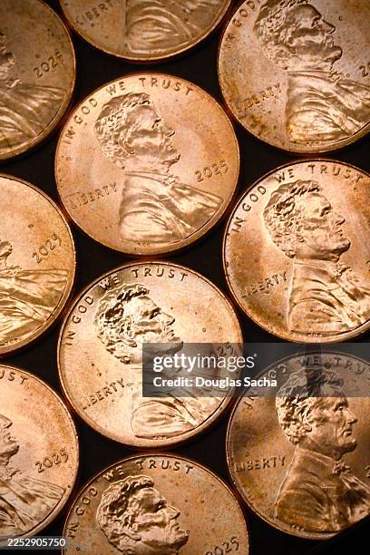 united states one cent coin, penny, minted in 2025 - canadian money stock pictures, royalty-free photos & images