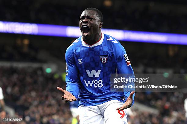 Brian Brobbey of Sunderland celebrates scoring their equalising goal during the Premier League match between Tottenham Hotspur and Sunderland at...