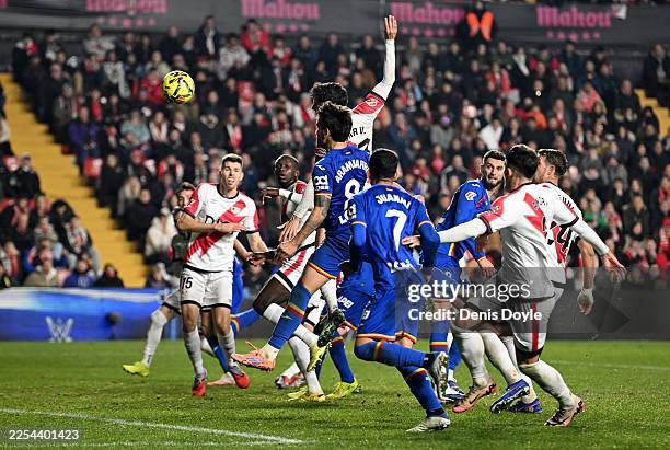 Mauro Arambarri of Getafe CF scores his team's first goal during the LaLiga EA Sports match between Rayo Vallecano de Madrid and Getafe CF at Estadio...