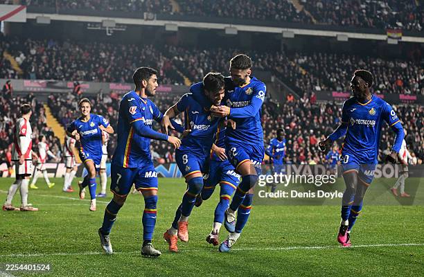 Mauro Arambarri of Getafe CF celebrates scoring his team's first goal with teammates during the LaLiga EA Sports match between Rayo Vallecano de...