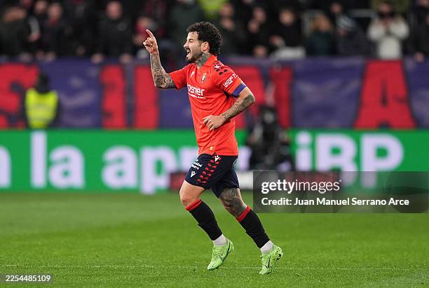 Ruben Garcia of CA Osasuna celebrates scoring his team's first goal during the LaLiga EA Sports match between CA Osasuna and Athletic Club at Estadio...