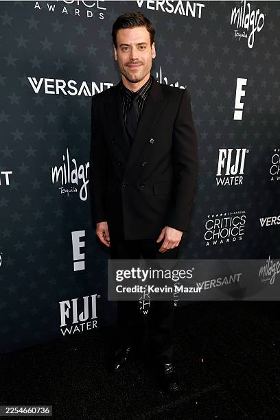 Francois Arnaud attends the 31st Annual Critics Choice Awards at Barker Hangar on January 04, 2026 in Santa Monica, California.