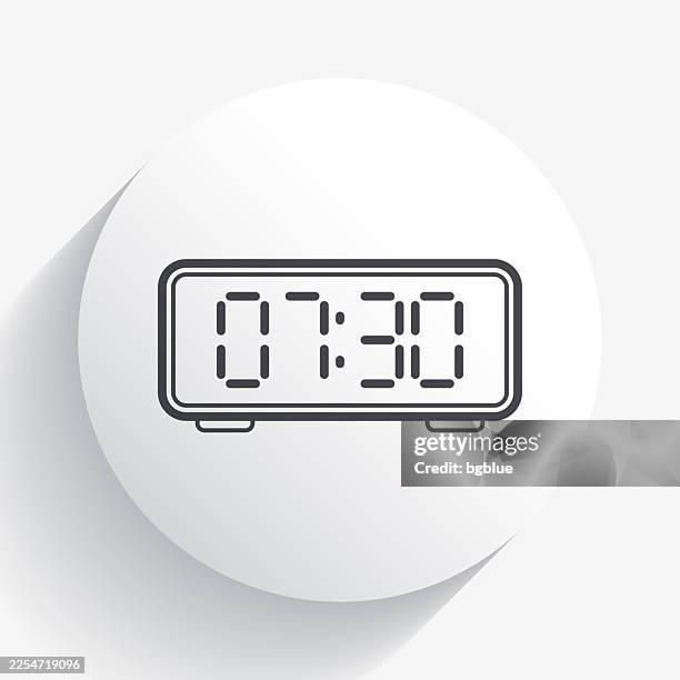 digitaluhr. symbol auf dem kreisknopf mit langem schatten - digitaluhr stock-grafiken, -clipart, -cartoons und -symbole