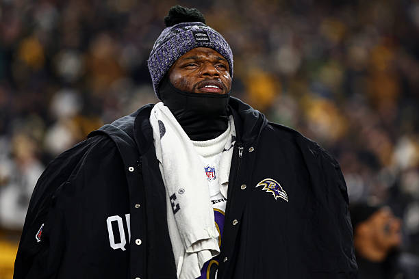 QUARTERBACK ULTIMATUM: Lamar Jackson Rejects $50 Million Offer, Declares “I Don’t Want to Be a Backup”._POMIT