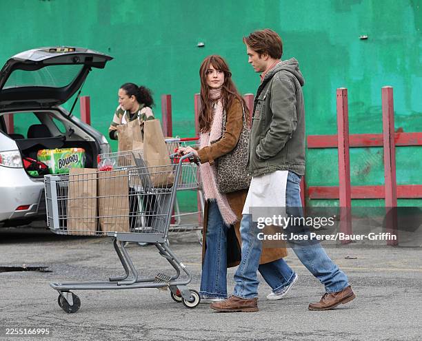 Daisy Edgar Jones and Robert Pattinson are seen filming at the 'Here Comes The Flood' movie set on January 07, 2026 in Paterson, New Jersey.