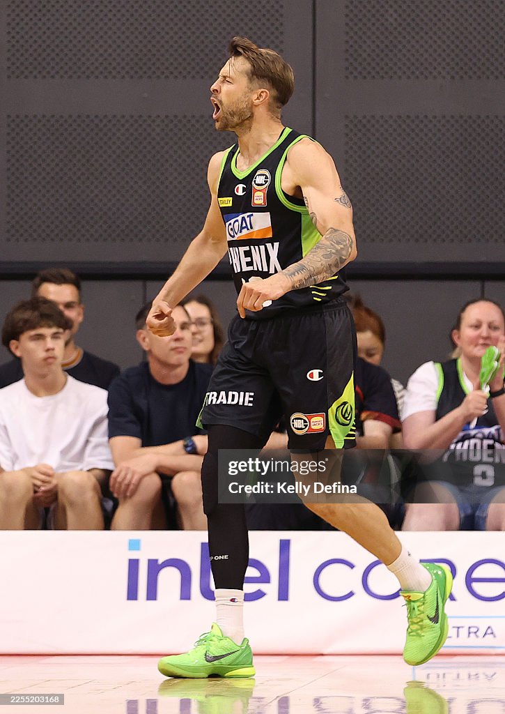 NBL Rd 16 - South East Melbourne Phoenix v Illawarra Hawks