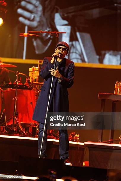 Xavier Naidoo performs live during a concert at Olympiahalle on January 08, 2026 in Munich, Germany.